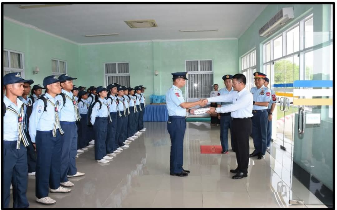 အခြေခံလေကြောင်းလူငယ်သင်တန်း အမှတ်စဉ် (၁/၂ဝ၂၅) မှ သင်တန်းသား၊ သင်တန်းသူများအား ပို့ဆောင်နှုတ်ဆက်