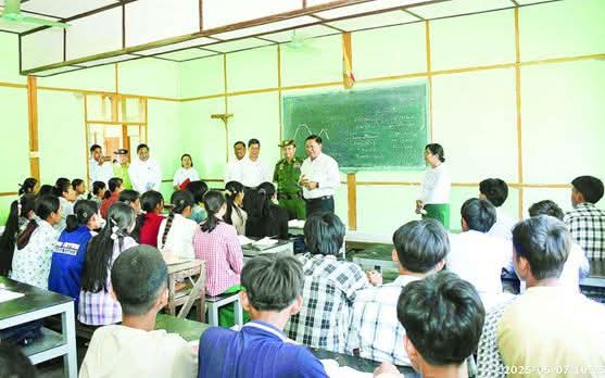 ၂၀၂၅ ခုနှစ် တက္ကသိုလ်ဝင်စာမေးပွဲ ပြန်လည်ဖြေဆိုမည့် ကျောင်းသား ကျောင်းသူများကို တွေ့ဆုံအားပေး