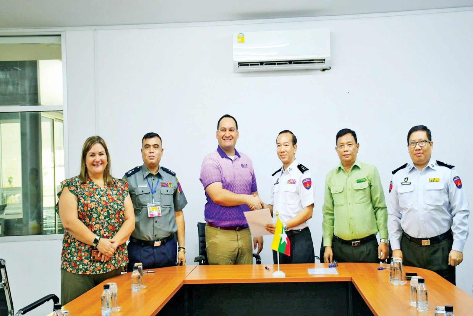 ပြည်နှင်လွှဲပြောင်း